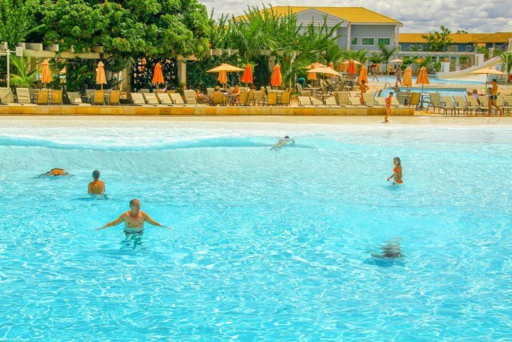 Lacqua diroma Caldas Novas - Piscinas 24 horas - Apartamentos com Roupa de Cama e banho - Caldas Tur Exterior foto