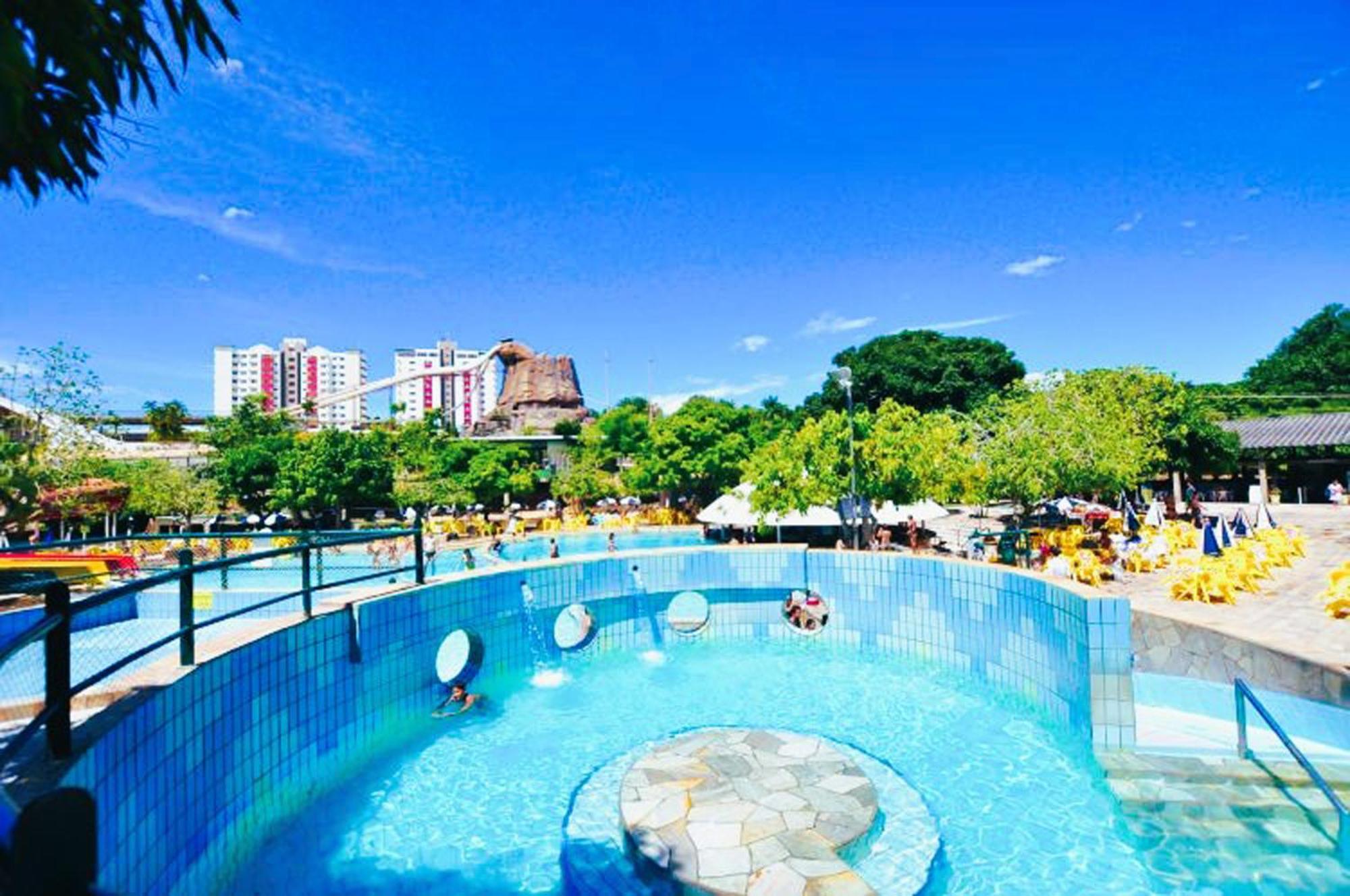 Lacqua diroma Caldas Novas - Piscinas 24 horas - Apartamentos com Roupa de Cama e banho - Caldas Tur Exterior foto